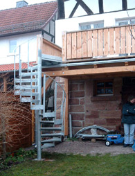 Beispiel 8, Terrasse mit Stahltreppe